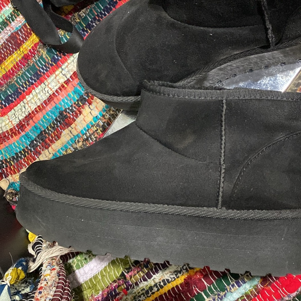 Booties 4X$20 - Picture 2 of 4